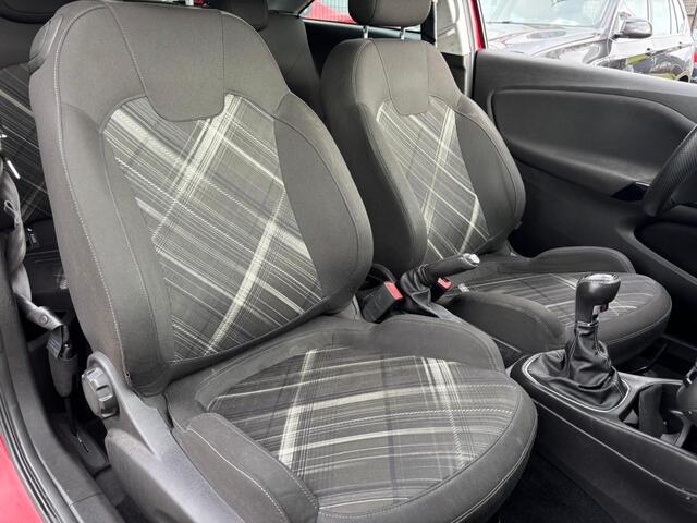 Opel CORSA 1.4 Color Edition OPC Line Rood 2016