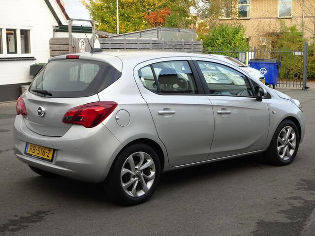 Opel CORSA 1.4 Online Edition Navigatie, parkeersensoren, licht metalen velgen, cruise controle, airco, automaat, enz.