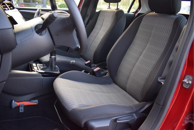 Opel CORSA 1.2 Edition | NL-Auto | Trekhaak | Parkeersensoren | Navi