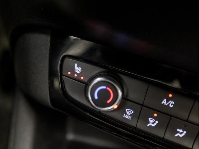 Opel CORSA 1.2 GS Line 101Pk (VIRTUAL COCKPIT, BLACK EDITION, APPLE CARPLAY, GROOT NAVI, STUUR/STOELVERWARMING, SPORTSTOELEN, LEDER, LM VELGEN, GETINT GLAS, NIEUWSTAAT)