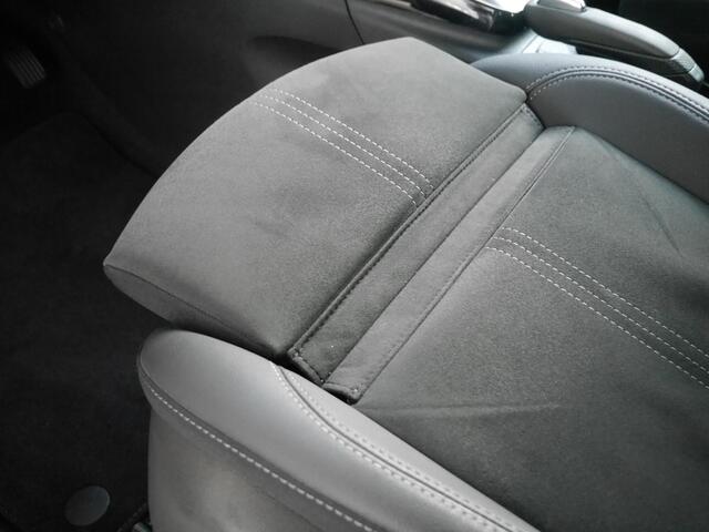 Opel Crossland 1.2 Turbo Ultimate Automaat | Navigatie | Alcantara bekleding | Keyless entry & start | Achteruitrij Camera | Lichtmetalen velgen | Parkeersensoren v+a