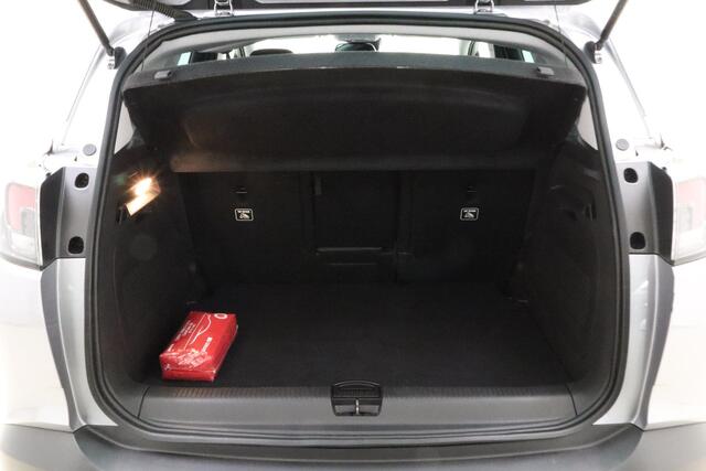 Opel Crossland 1.2 Turbo Elegance 130 PK Automaat | Navigatie | Climate control | Camera | Lichtmetalen velgen | Parkeersensoren |