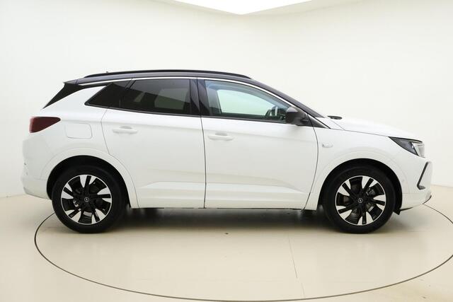 Opel Grandland 1.2 Turbo Level 4 | Navigatie | Stoel & Stuurverwarming | Zwart dak | Electrische achterklep | Climate control | Bi-Color Lichtmetalen velgen