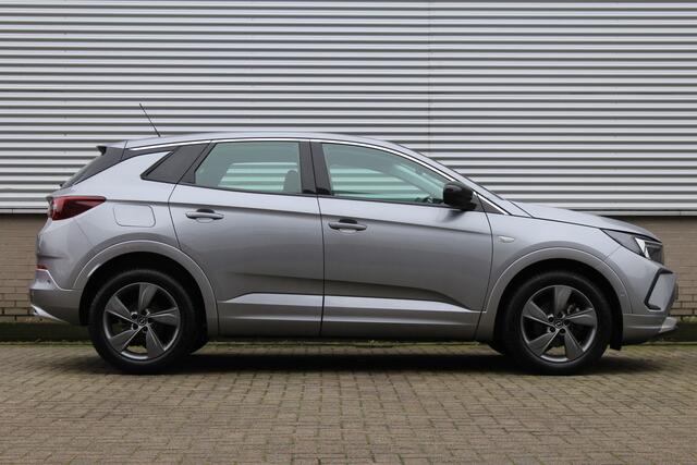 Opel Grandland 1.2 Turbo 130PK Elegance | Winterpack | Cruise control | Bluetooth | Parkeersensoren
