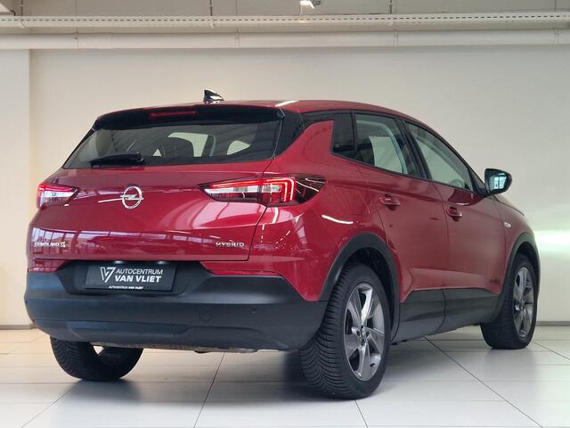 Opel Grandland 1.6 Turbo Hybrid Business Elegance | Navigatie | Parkeersensoren voor en achter | Apple Carplay/Android Auto