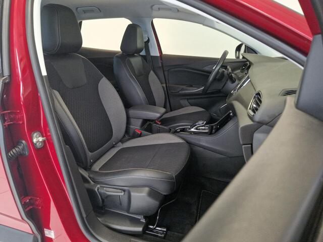 Opel Grandland 1.6 Turbo Hybrid Business Elegance | Navigatie | Parkeersensoren voor en achter | Apple Carplay/Android Auto