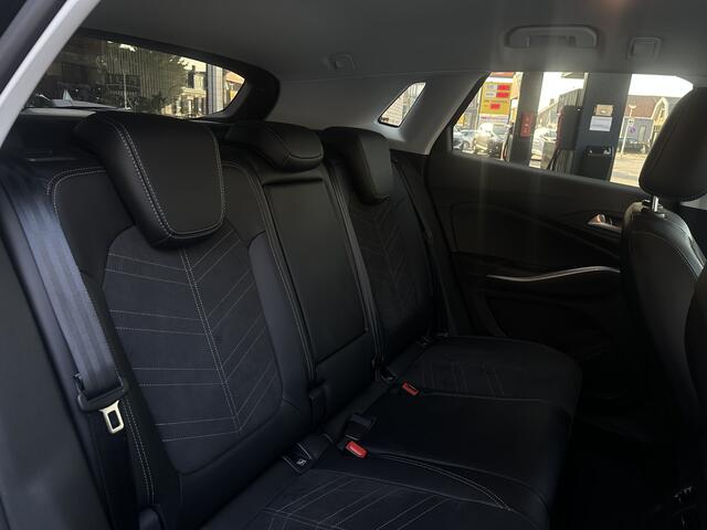Opel Grandland 1.2 Turbo Elegance Automaat Stoel + stuurverwarming/Dodehoek sensor/Zelf inparkeren