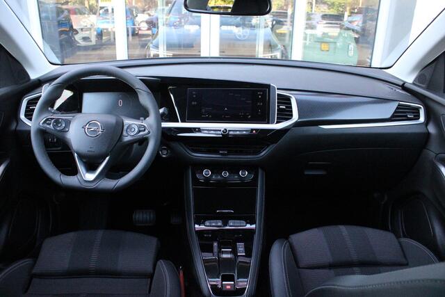 Opel Grandland 1.2 Turbo 136PK AUTOMAAT Hybrid GS | BLACK PACK | STOEL/STUUR VERWARMING | NAVIGATIE | APPLE CARPLAY/ANDROID AUTO | DODEHOEK DETECTIE | 18" LICHTMETALEN VELGEN | DAB+ RADIO | PARKEERSENSOREN VOOR + ACHTER | ADAPTIVE CRUISE CONTROL | ACHTERUITRIJ CAMERA |
