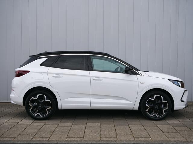 Opel Grandland 1.2 Turbo 130pk Ultimate Automaat Navigatie / LED / Camera / 19 Inch