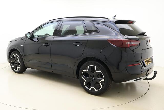 Opel Grandland 1.2 Turbo Level 3 130pk | Automaat | Alcantara Bekleding | Navigatie | Trekhaak | Elektrisch achterklep | Camera | Winter Pack | 19" Lichtmetalen Velgen | Zeer luxe!