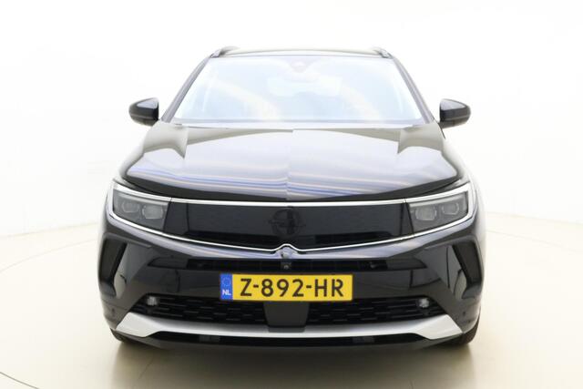 Opel Grandland 1.2 Turbo Level 3 130pk | Automaat | Alcantara Bekleding | Navigatie | Trekhaak | Elektrisch achterklep | Camera | Winter Pack | 19" Lichtmetalen Velgen | Zeer luxe!