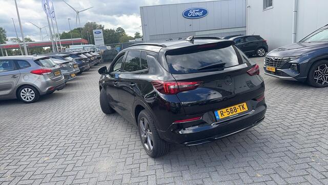 Opel Grandland 1.2 Turbo GS Line Voorruitverwarming / Stoelverwarming / Stuurverwarming / Achteruitrijcamera / Cruise control / All season banden/ apple carplay en android auto