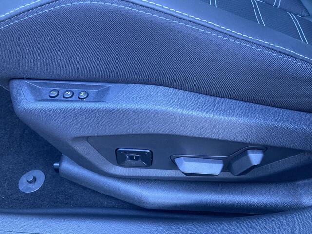 Opel Grandland 1.2 Turbo Hybrid Business Edition | Navigatie | Lederen bekleding | Adaptive Cruise Control | Camera | Schuif - kanteldak |