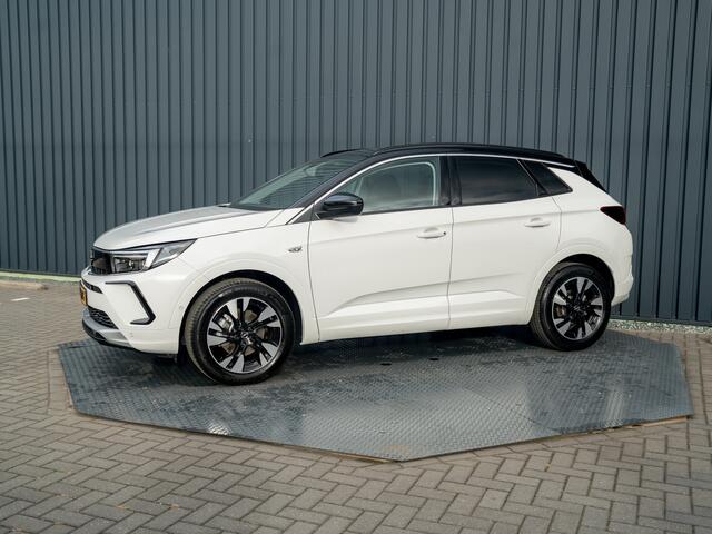 Opel Grandland 1.2 Turbo 130Pk Aut. Ultimate | Keyless | Elk. A-klep | Stoel & Stuur verw. | Camera | Prijs Rijklaar!!