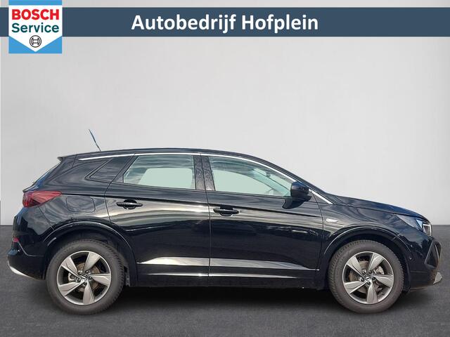 Opel Grandland 1.2 Turbo 130PK Elegance 10.000KM!!! BTW Auto | Climate Control | AGR-Sportstoelen | Stuurverwarming + Stoelverwarming+ voorruitverwarming | Navigatie By App| Apple Car play/Android Auto | |Cruise | 17"LM-Velgen | PDC | LED Verlichting | Digitaal Dashboa