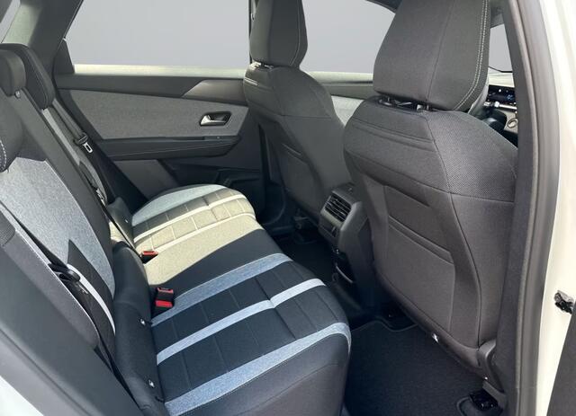 Opel Grandland 1.2 Turbo Hybrid Business Edition Trekhaak/Stoel+stuur verwarming/Electr achterklep.