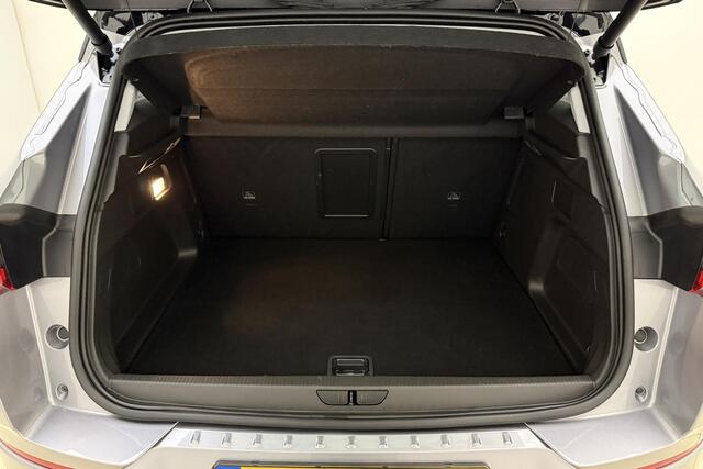 Opel Grandland 1.6 Turbo Plug-In Hybrid 4x4 Ultimate | Afn. Trekhaak | Matrix verlichting | Elek. Achterklep | Stoel, Stuur en Voorruit verwarming |
