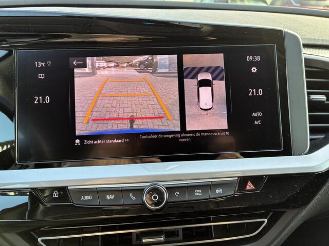 Opel Grandland 1.6 Turbo Plug-In Hybrid Ultimate | ECC | Navigatie | Stoelventilatie | Winterpakket | Leder Pakket | Camera | Afneembare Trekhaak | 19" LM-Velgen | Matrix-LED