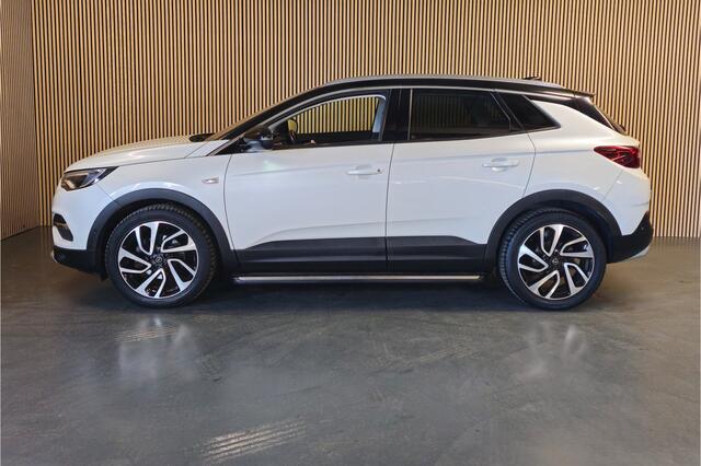 Opel Grandland X 1.2 Turbo Ultimate - Apple Carplay/Android Auto - Stoelverwarming voor en achter - Stoelventilatie - Stuurverwarming - Parelmoer - Leder - Trekhaak - 19' - Denon premium soundsystem