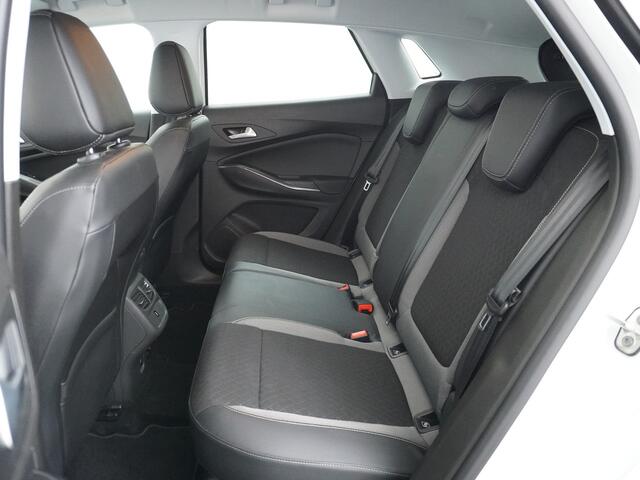 Opel Grandland X T131PK Apple Carplay Android Auto AGR-Comfortstoel Camera Navi Ecc Cruise Control Pdc DAB+ Regen-Lichtsensor Lane Assist Led Verkeersbord detectie Bluetooth Privacy Glas Lmv 17" Elegance 1e Eigenaar Origineel Nederlandse auto Euro 6