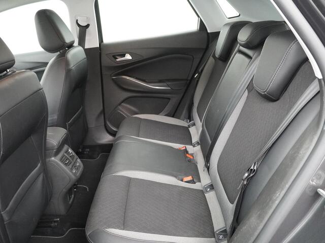 Opel Grandland X 1.2 Turbo Business Elegance - LED koplampen - Stoelverwarming - Dode hoek - Navigatie - 360gr. Camera