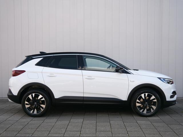 Opel Grandland X 1.2 130pk Turbo Innovation Leder / Stoelkoeling / Winterpakket / Navigatie / Camera