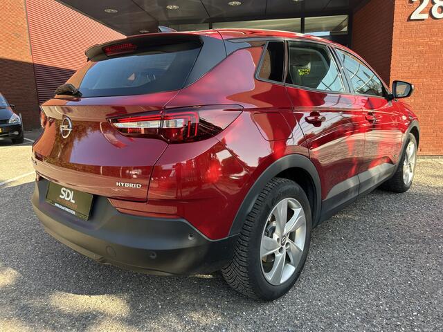 Opel Grandland X 1.6 Turbo Hybrid Business Edition // NAVI + CARPLAY // CAMERA // PDC V+A // CLIMA // STOEL + STUURWIELVERWARING