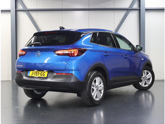 Opel Grandland X 130PK Turbo Edition | AppleCarPlay/AndroidAuto | Panoramadak | Navigatie | Cruise Control | Climate Control | LED | Armsteun | Parkeersensoren | Isofix | Privacy Glass |