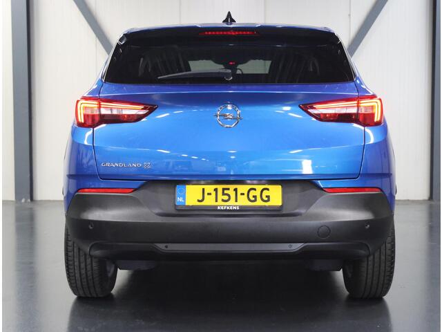Opel Grandland X 130PK Turbo Edition | AppleCarPlay/AndroidAuto | Panoramadak | Navigatie | Cruise Control | Climate Control | LED | Armsteun | Parkeersensoren | Isofix | Privacy Glass |