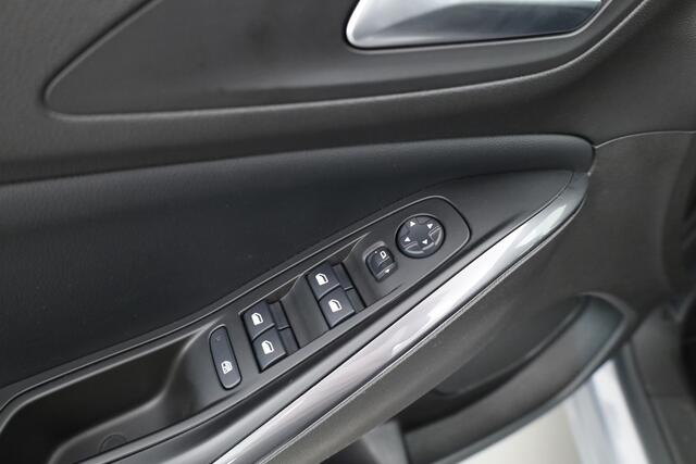 Opel Grandland X 1.2 Turbo Innovation Aut. | Apple CarPlay | Camera | Afn. Trekhaak | LED | Clima