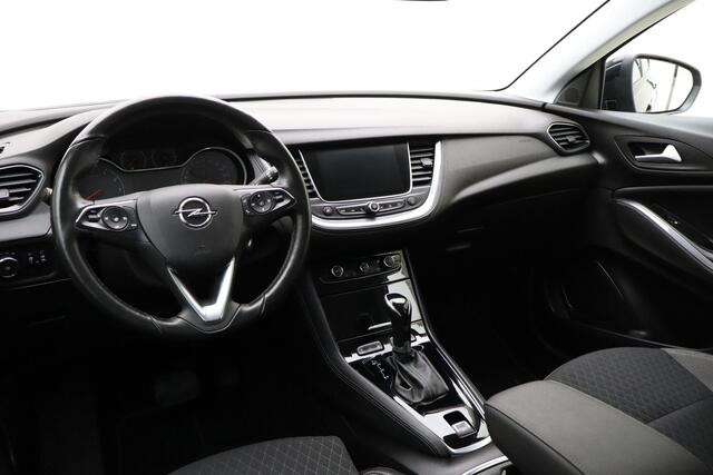 Opel Grandland X 1.6 Turbo Innovation Automaat | Navigatie | Camera | Lichtmetalen velgen | Stoel & Stuurverwarming | Cruise control