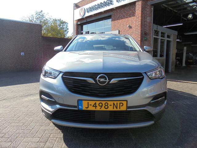 Opel Grandland X 1.2 Turbo Bus. Ex.