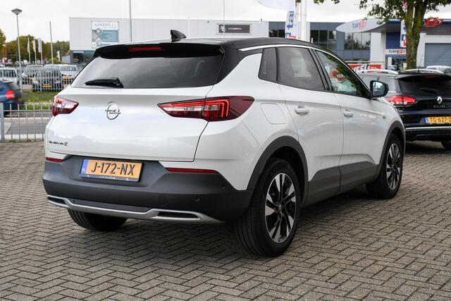 Opel Grandland X Innovation 1.2 Turbo 130pk ADAPT. CC/ 18''LM/ CAM.