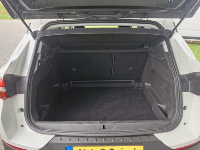 Opel Grandland X 1.2 Turbo Business +