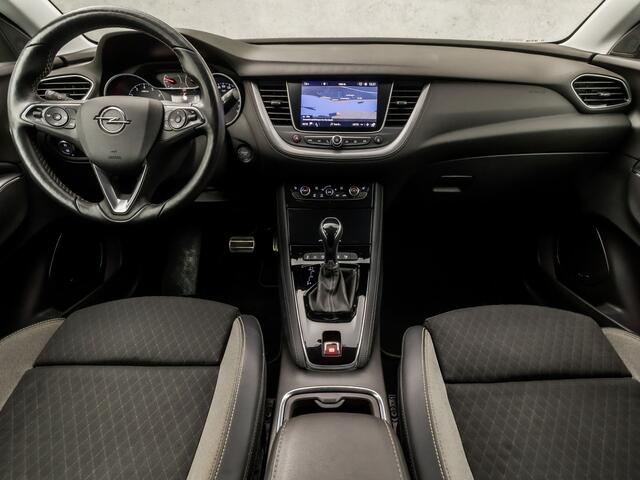 Opel Grandland X 1.2 Turbo Ultimate Sport Automaat (APPLE CARPLAY, GROOT NAVI, LEDER, STUUR/STOELVERWARMING, SPORTSTOELEN, 360 CAMERA, GETINT GLAS, LED KOPLAMPEN, TREKHAAK, NIEUWSTAAT)