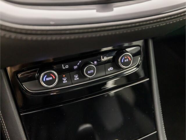 Opel Grandland X 1.2 Turbo Sport (APPLE CARPLAY, GROOT NAVI, LEDER, CLIMATE, CAMERA, LED KOPLAMPEN, SPORTSTOELEN, TREKHAAK, LANE ASSIST, NIEUWE APK, NIEUWSTAAT)