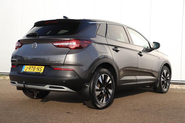 Opel Grandland X 1.2 Turbo Ultimate 131PK Trekhaak Navigatie Carplay Android 360 graden Achteruitrijcamera Stoelverwarming Climate Cruise Control