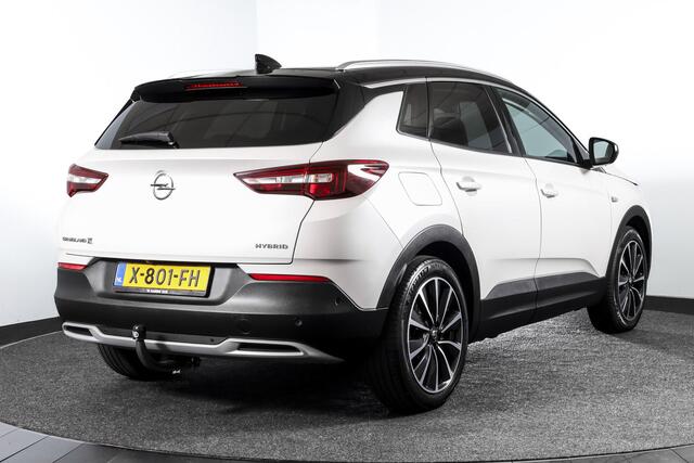 Opel Grandland X 1.6 Turbo Hybrid Ultimate - Automaat | Adapt. Cruise | Stoel-+Voorruitverw. | Stoelventilatie | PDC | 360 Camera | NAV + App. Connect | ECC | Elek. Klep | Trekhaak| LM 19" |