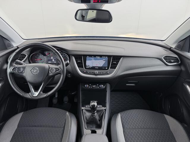 Opel Grandland X T131pk Navi Trekhaak Executive Dual-Ecc Apple Carplay Android PDC-a+v Park-Assist Distr.-Riem bij 61.000km vervangen Chroompakket Priv.Glass Volledig dealer onderhouden, laatste beurt bij 61.000km 1400kg trekvermogen. EURO6