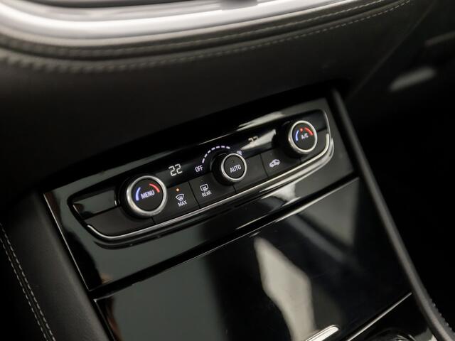 Opel Grandland X 1.2 Turbo Innovation Automaat (PANORAMADAK, APPLE CARPLAY, GROOT NAVI, CAMERA, LEDER, GETINT GLAS, SPORTSTOELEN, ELEK ACHTERKLEP, TREKHAAK, KEYLESS, NIEUWSTAAT)