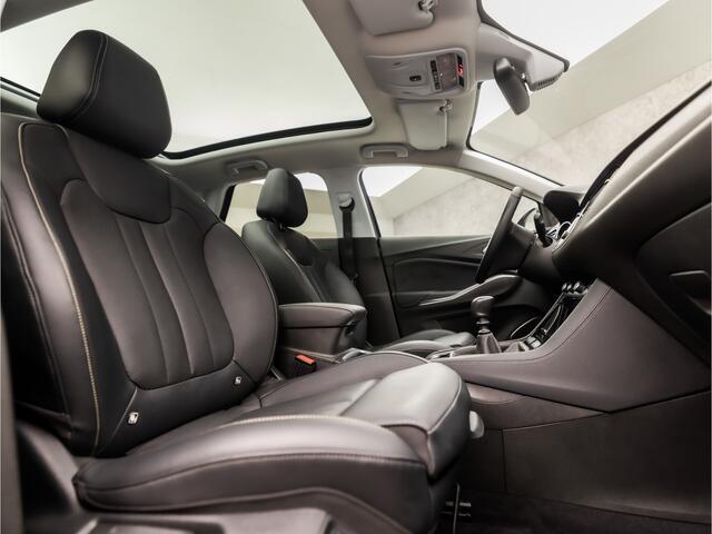 Opel Grandland X 1.2 Turbo Ultimate Sport (PANORAMADAK, APPLE CARPLAY, MEMORY SEATS, LEDER, STOELVERWARMING/KOELING, 360 CAMERA, KEYLESS, TREKHAAK, ELEK ACHTERKLEP, STUURWIEL VERWARMD, NIEUWSTAAT)