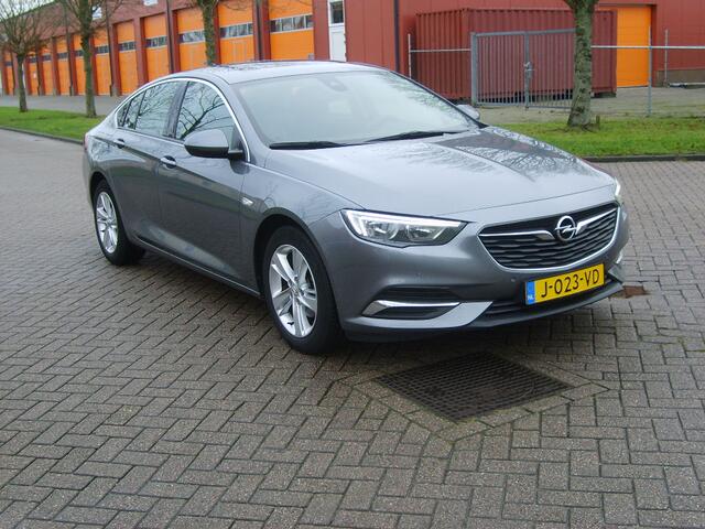 Opel INSIGNIA Grand Sport 1.5 Turbo Business Executive