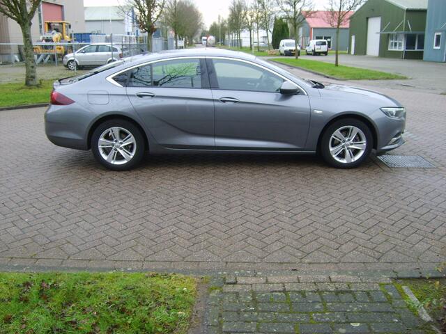 Opel INSIGNIA Grand Sport 1.5 Turbo Business Executive
