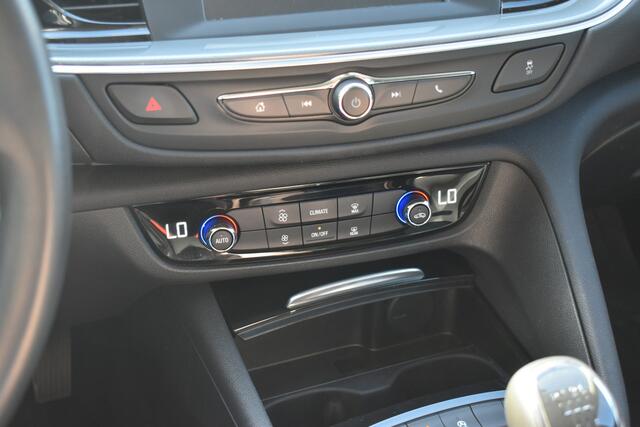 Opel INSIGNIA Sports Tourer 1.5 Turbo Business