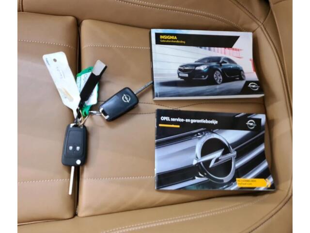 Opel INSIGNIA 1.6 T 170PK Automaat Business Executive 5Drs./ Schuifdak / Leder / Pdc+Camera / Stuur-stoelverwarming / Keyless /