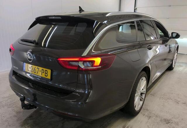 Opel INSIGNIA Sports Tourer 1.5 CDTI Business Elegance / Leder / Trekhaak / Pdc.+Camera / Stoel-Stuurverwarming / Xenon / Airco-ecc./