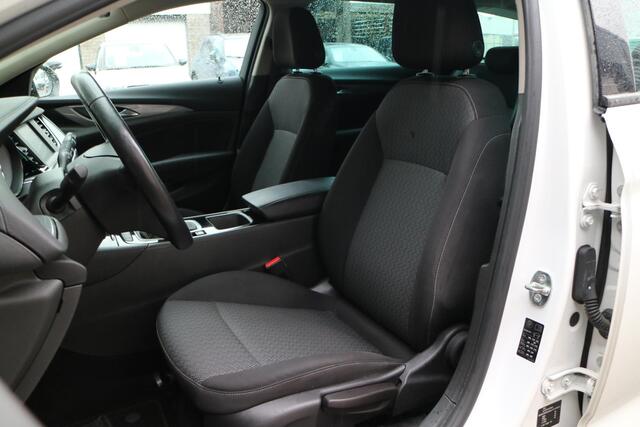 Opel INSIGNIA Sports Tourer 1.5 Turbo EcoTec Business Executive | Carplay | Goed onderhouden! |