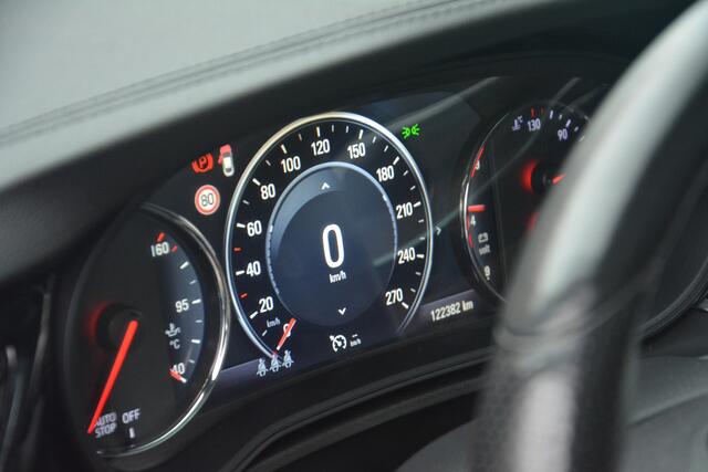 Opel INSIGNIA Sports Tourer 1.5 Turbo Business Executive OPC-Line | Navigatie | Sportstoelen | Bose | HUD | Camera | Stuur+stoelverwarming | NL auto!! | Keurige dealer onderhouden Insignia en afkomstig van eerste eigenaar!!