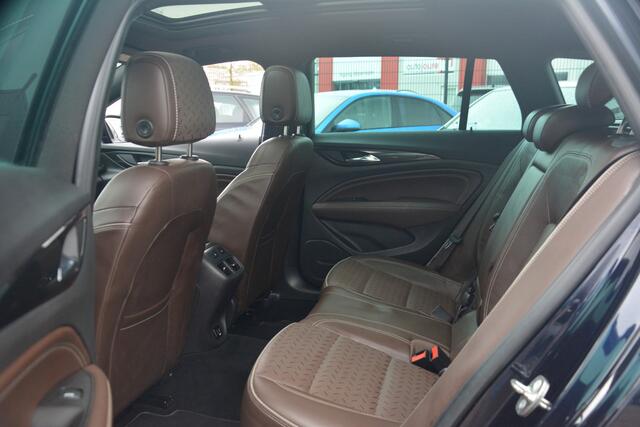 Opel INSIGNIA Sports Tourer 1.5 Turbo Business Executive OPC-Line | Navigatie | Sportstoelen | Bose | HUD | Camera | Stuur+stoelverwarming | NL auto!! | Keurige dealer onderhouden Insignia en afkomstig van eerste eigenaar!!