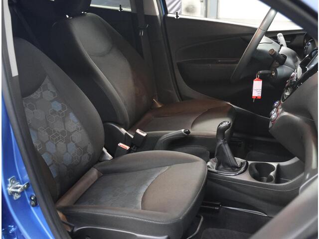 Opel KARL 1.0 75PK Rocks Online Edition | Airco | AppleCarPlay/AndroidAuto | Parkeersensoren Achter | LMV | Cruise Control | Isofix | Privacy Glass | Buitenspiegels Elektrisch Verstelbaar | Centrale Deurvergrendeling met Afstandsbediening |